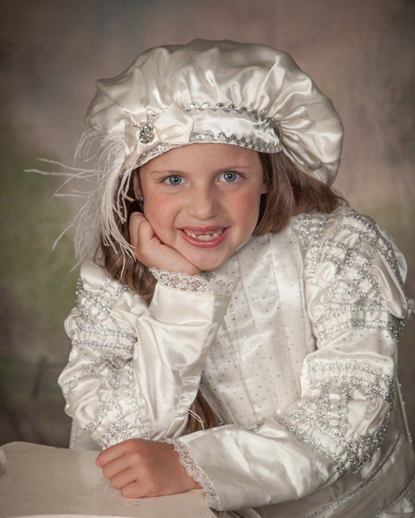 Halle Maren Tauber